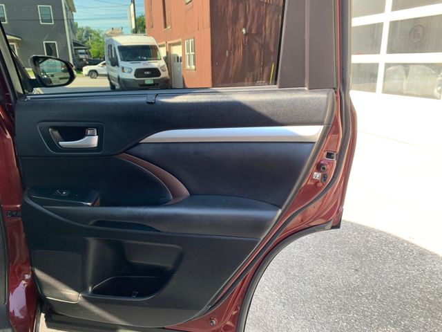 Used 2017 Toyota Highlander SUV
