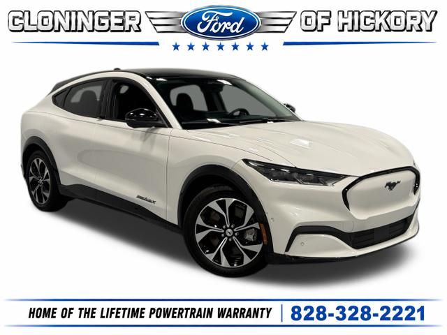 Star White Metallic Tri-Coat 2023 Ford Mustang Mach-E SUV / Crossover All-Wheel Drive Automatic