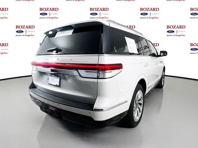 2024 Ceramic Pearl Metallic Tri-Coat Lincoln Navigator Premiere 4X4 SUV