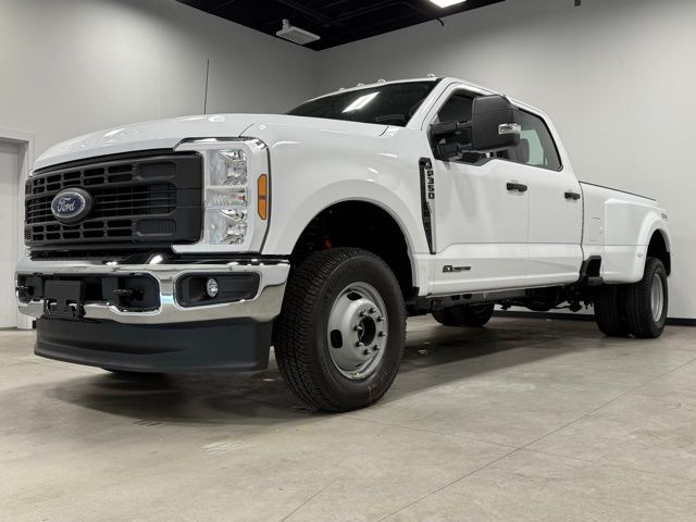 2025 Ford F-350SD XL photo