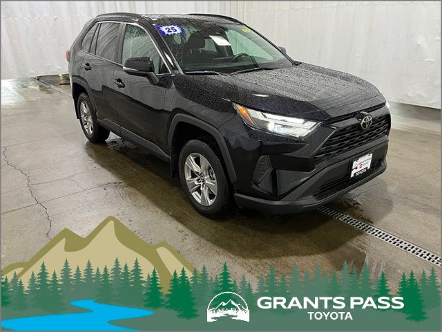  2025 Toyota RAV4 XLE AWD   