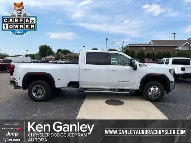 Summit White 2025 GMC Sierra 3500HD Pickup Truck Four-Wheel Drive Automatic
