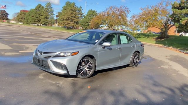 2022 Toyota Camry SE 4