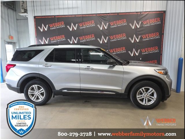 Iconic Silver Metallic 2023 Ford Explorer XLT AWD SUV / Crossover All-Wheel Drive Automatic
