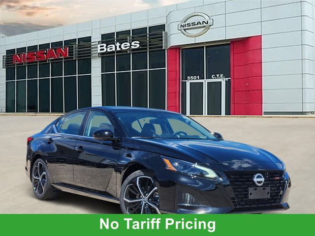 Super Black Clearcoat 2026 Nissan Altima 2.5 SR FWD Sedan Front-Wheel Drive Continuously Variable Transmission