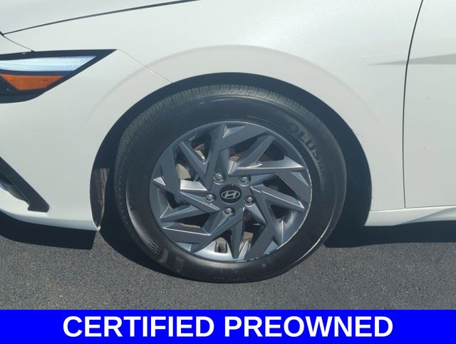 2024 Hyundai Elantra SEL photo