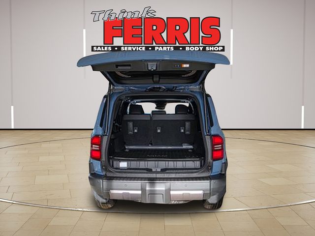 View vehicle photo 5