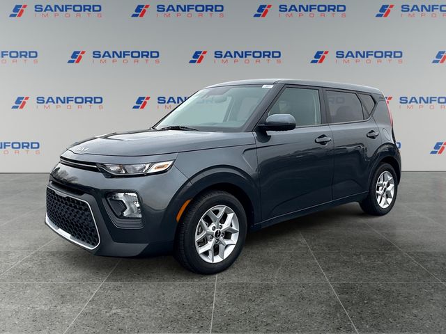 Gravity Gray 2022 Kia Soul LX FWD SUV / Crossover Front-Wheel Drive Continuously Variable Transmission