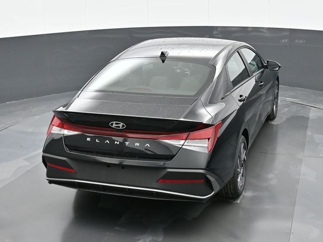 2025 Hyundai Elantra SEL 25