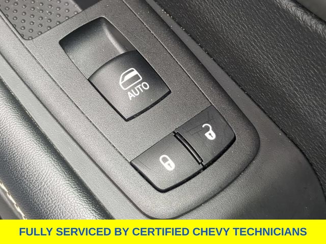 Used 2025 Chrysler Pacifica Van