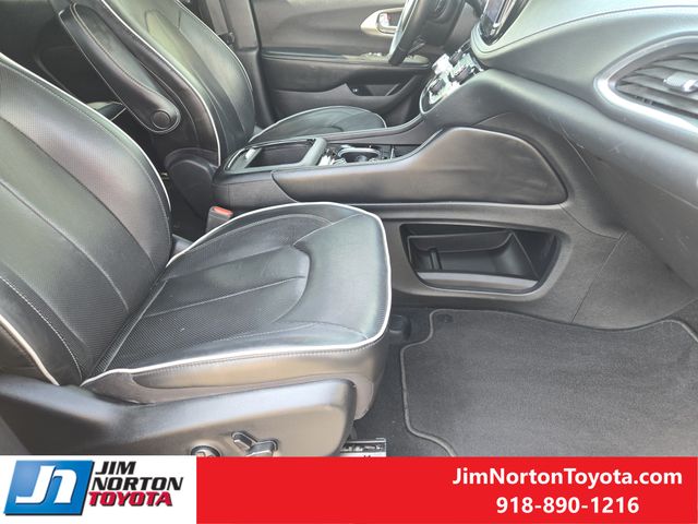 Used 2021 Chrysler Pacifica Hybrid Van