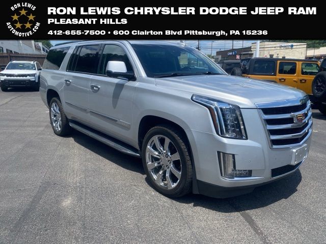 Radiant Silver Metallic 2016 Cadillac Escalade ESV Luxury 4WD SUV / Crossover Four-Wheel Drive 8-Speed Automatic