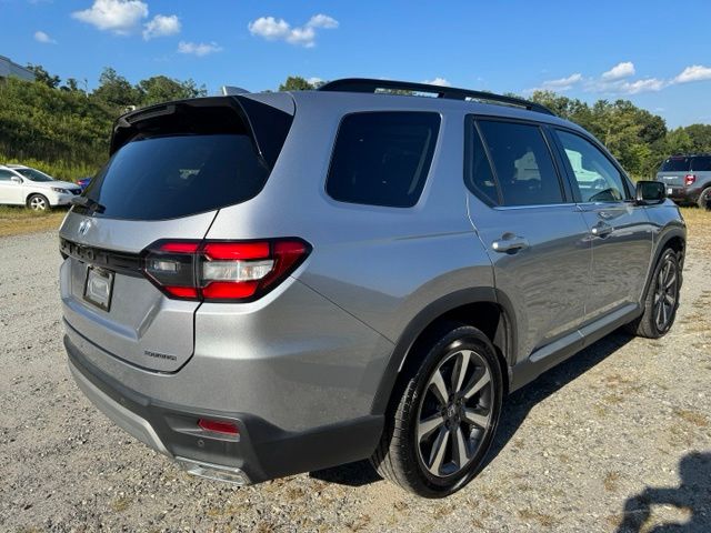 Used 2025 Silver Honda Touring image 9