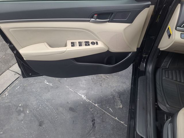 2018 – Hyundai – Elantra