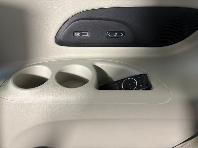 Used 2019 Chrysler Pacifica Van