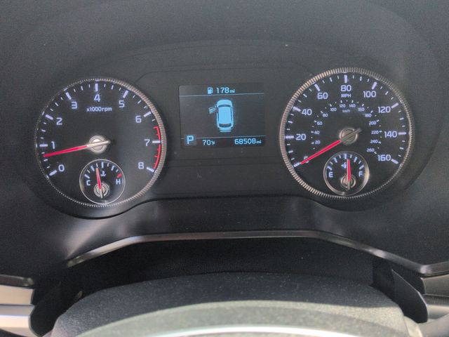 Used 2021 White Kia S image 13