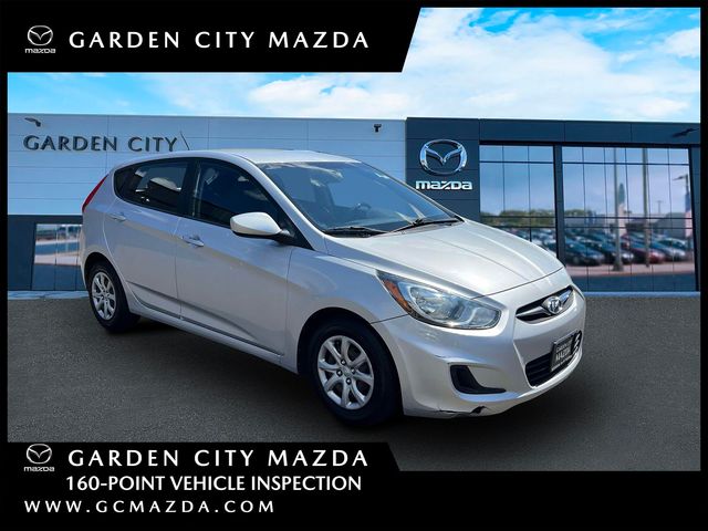 2012 Hyundai Accent GS 4-Door Hatchback FWD