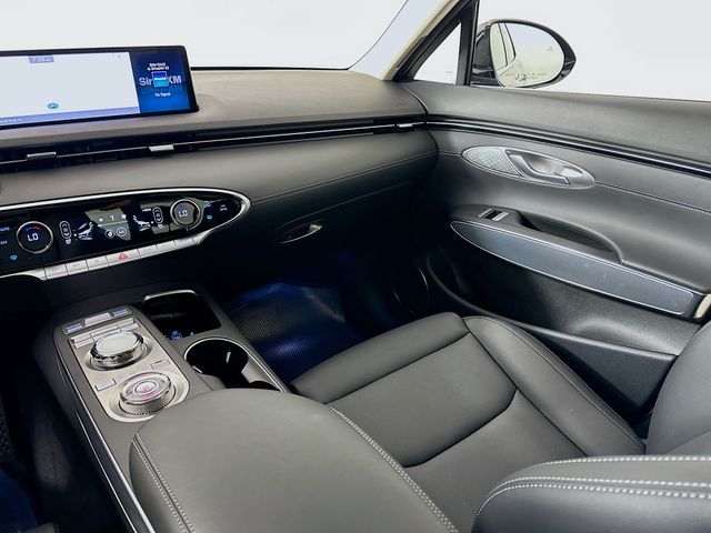 2025 Genesis GV70 Select 24