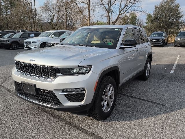 Silver Zynith 2022 Jeep Grand Cherokee Limited 4WD SUV / Crossover Four-Wheel Drive 8-Speed Automatic