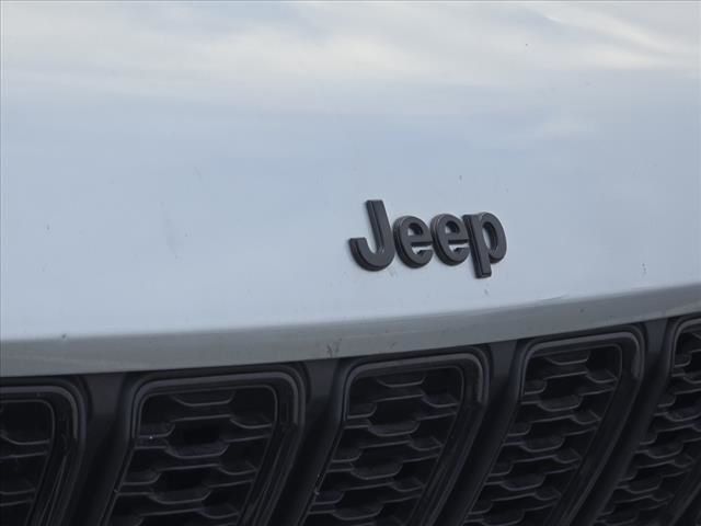 2022 Jeep Grand Cherokee Laredo 30