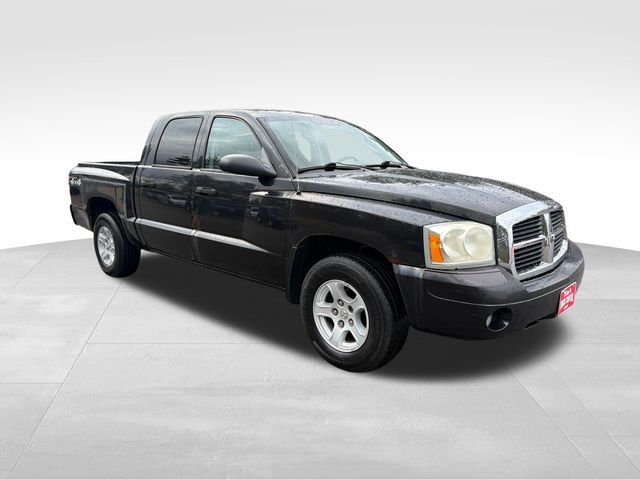 Brilliant Black Crystal Pearlcoat 2007 Dodge Dakota SLT Quad Cab 4WD Pickup Truck Four-Wheel Drive 5-Speed Automatic