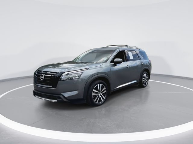 Used 2025 Gray Nissan Platinum image 5