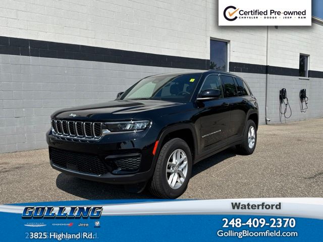 Diamond Black Crystal Pearlcoat 2024 Jeep Grand Cherokee SUV / Crossover Four-Wheel Drive 8-Speed Automatic