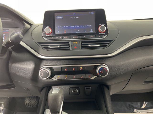 2024 Brilliant Silver Metallic Nissan Altima 2.5 S FWD Sedan