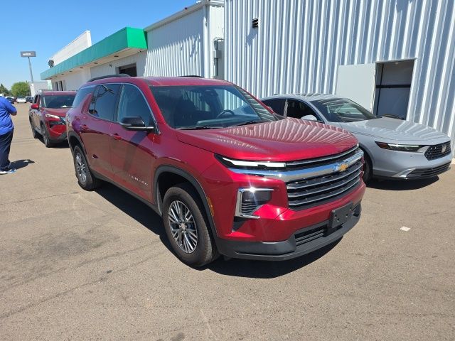 Radiant Red Tintcoat 2025 Chevrolet Traverse SUV / Crossover Front-Wheel Drive 8-Speed Automatic