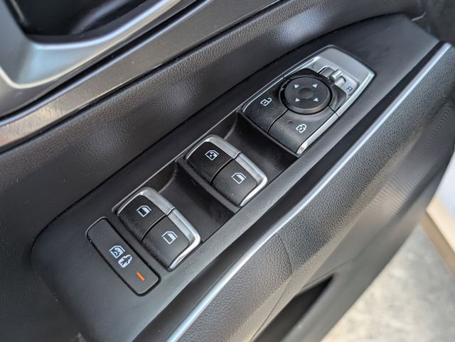 Used 2023 White Kia LX image 11