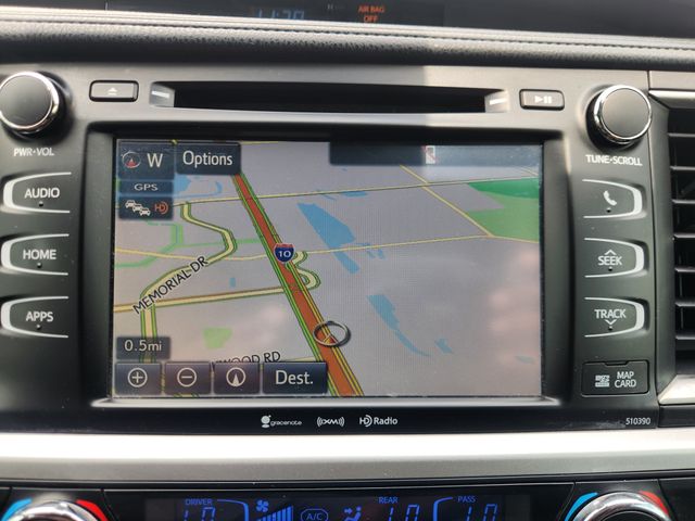 2019 Toyota Highlander XLE White at Legacy Ford