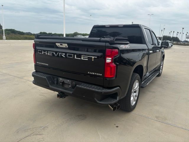 Used 2022 Black Chevrolet Custom image 6