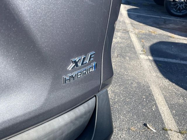 2021 Toyota RAV4 Hybrid XLE 6