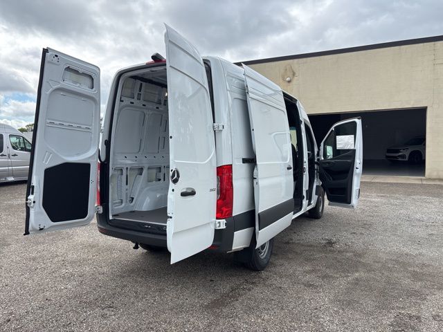 2025 Mercedes-Benz Sprinter 2500 Cargo 144 WB photo