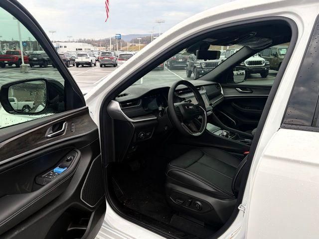 new 2026 Jeep Grand Cherokee car, priced at $45,400
