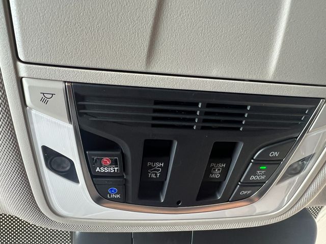 2026 Acura RDX Technology Package - Solar Silver Metallic exterior view 19