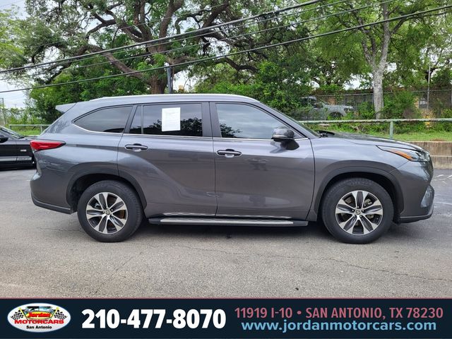 Used Car 2023 Toyota Highlander Hybrid  Xle For Sale Under $40,000 In San Antonio, Texas