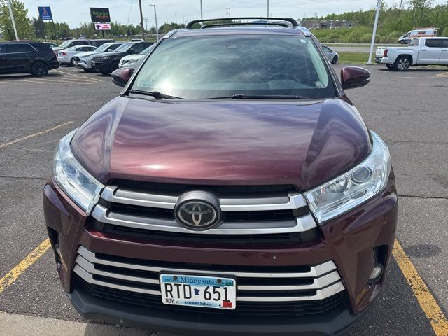 Ooh La La Rouge Mica 2018 Toyota Highlander XLE AWD SUV / Crossover All-Wheel Drive 8-Speed Automatic