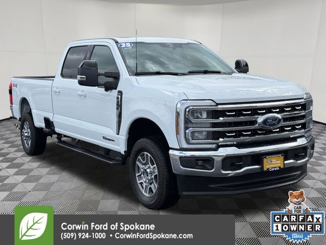 Oxford White 2025 Ford F-350 Super Duty Lariat Crew Cab 4WD Pickup Truck Four-Wheel Drive Automatic
