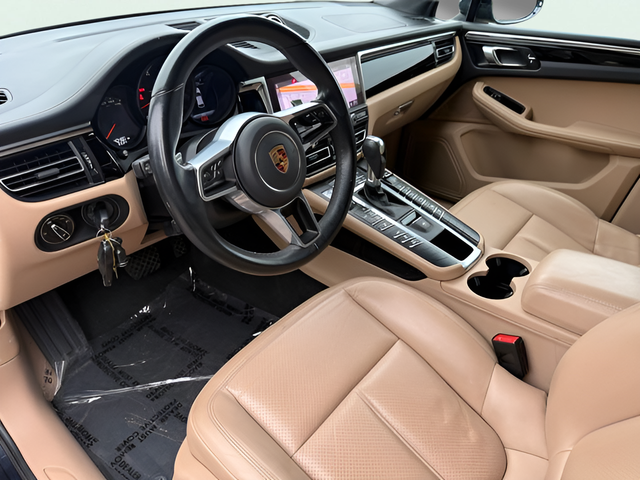 2021 Porsche Macan Base - Photo 16