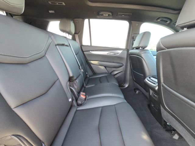 2024 Cadillac XT6 Luxury:C02525