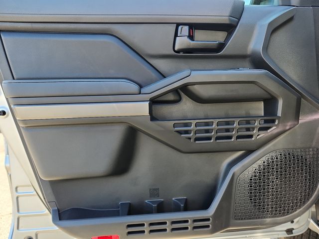 2025 Toyota Tacoma SR5 - Photo 8