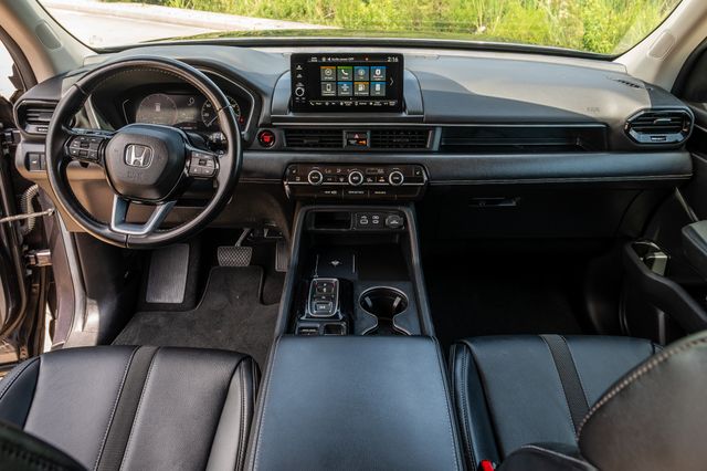 2024 Honda Pilot EX-L Gray at Community Honda