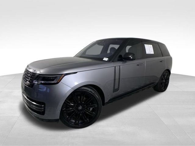 2023 Land Rover Range Rover SE 2