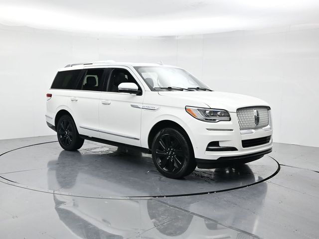 White Metallic 2024 Lincoln Navigator Reserve 4WD SUV / Crossover Four-Wheel Drive Automatic