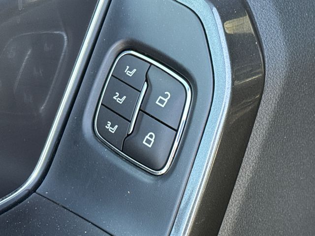 Used 2021 Black Ford Lariat image 23