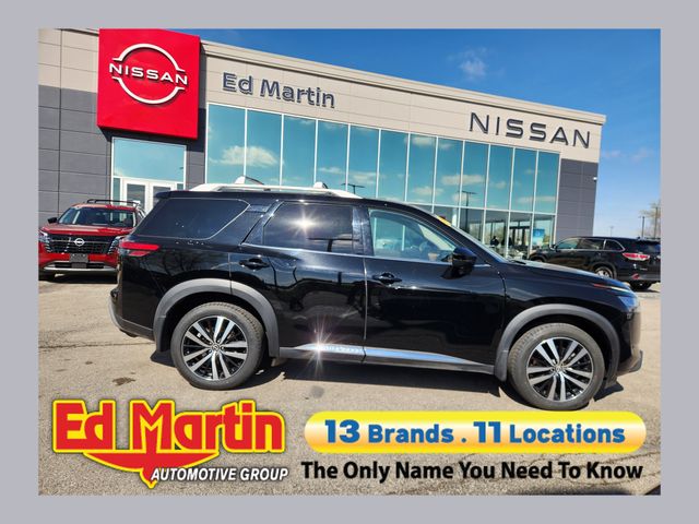 Super Black 2023 Nissan Pathfinder Platinum 4WD SUV / Crossover All-Wheel Drive 9-Speed Automatic