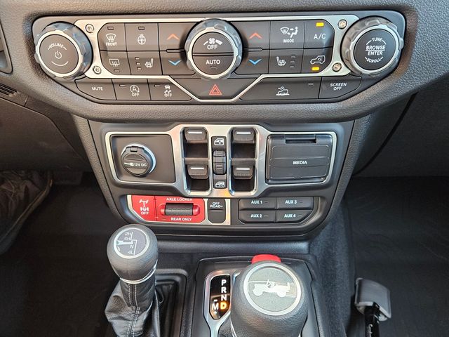 2025 Jeep Wrangler 4-Door Willys 4x4