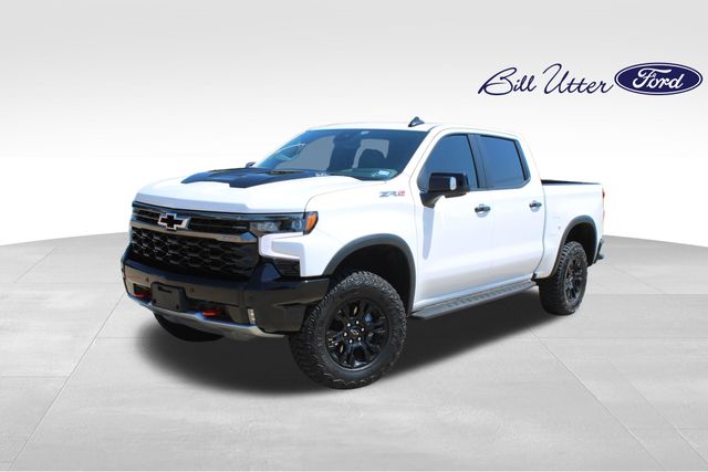 Summit White 2026 Chevrolet Silverado 1500 Pickup Truck Four-Wheel Drive Automatic