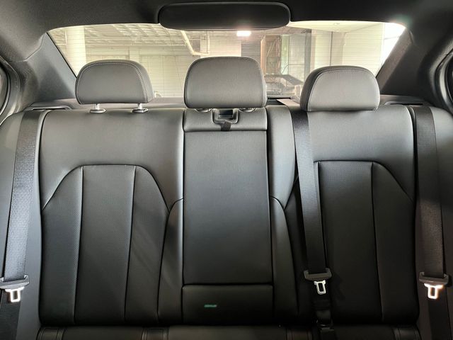 2025 BMW 3 Series 330i - Photo 22